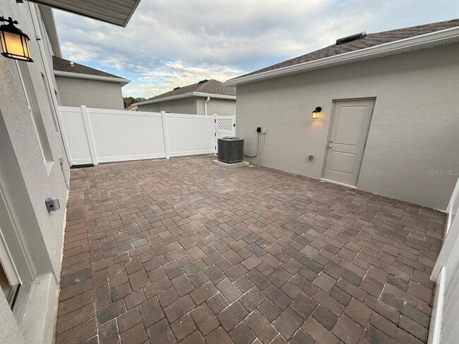 Building Photo - 2340 Rider Rain Ln