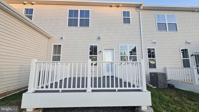 Building Photo - 28 Ironwood Dr