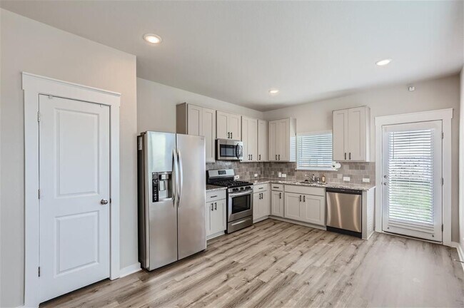 Building Photo - 2233 Rocoso Trl