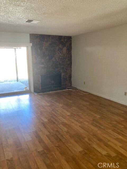 Building Photo - 156 Tamarisk St