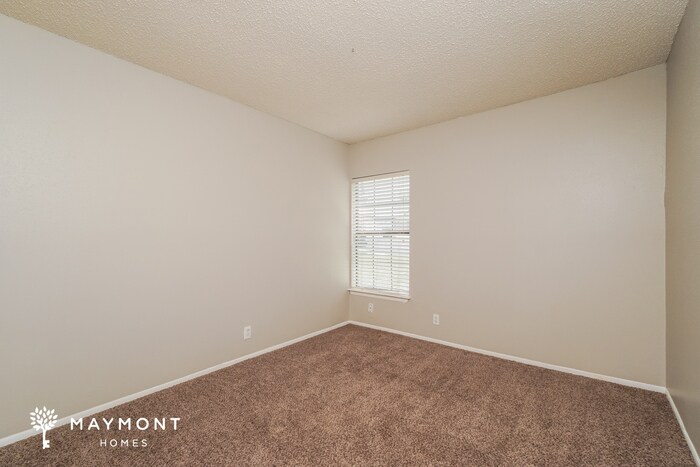 Building Photo - 10006 Coast Ridge Dr