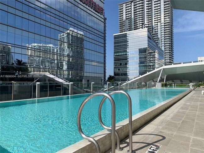 Building Photo - 68 SE 6th St