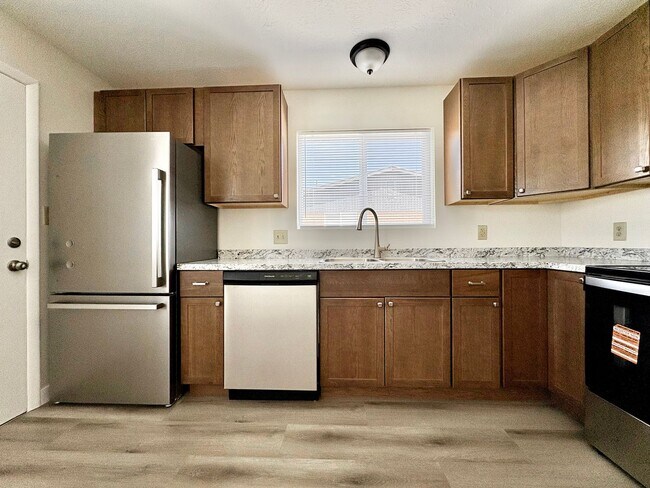 Building Photo - Newly Renovated 3 Bedroom, 1 Bath Duplex – in Lehi!