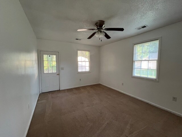 Building Photo - 1222 Hampton Dr