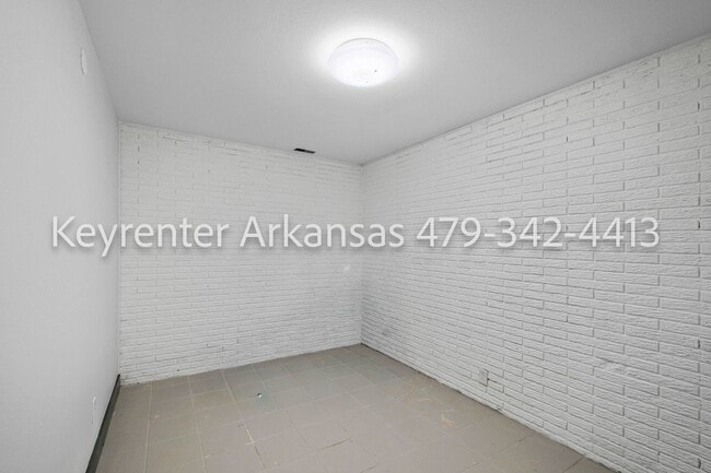 Building Photo - 4480 Trough Springs Rd