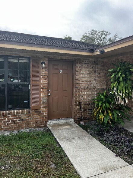 Building Photo - 1711 Ridgewood Ln