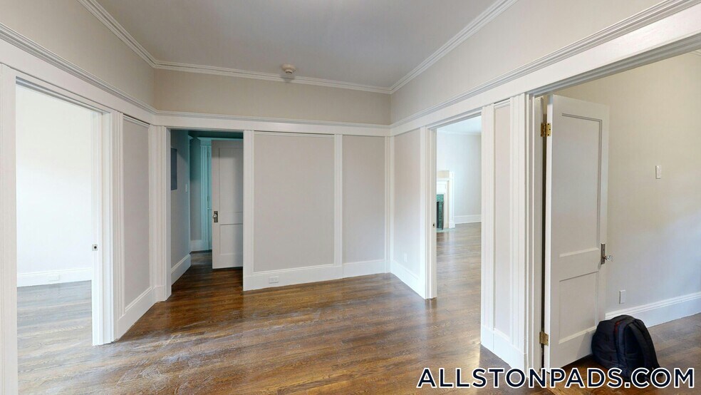 Building Photo - 6 Radcliffe Rd