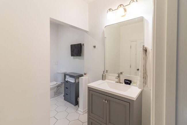 Building Photo - 9 Walthour Cove