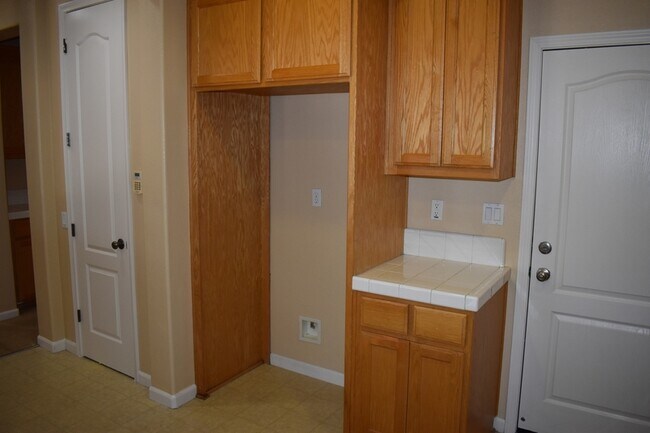Building Photo - 1220 CAVALAIRE Ct