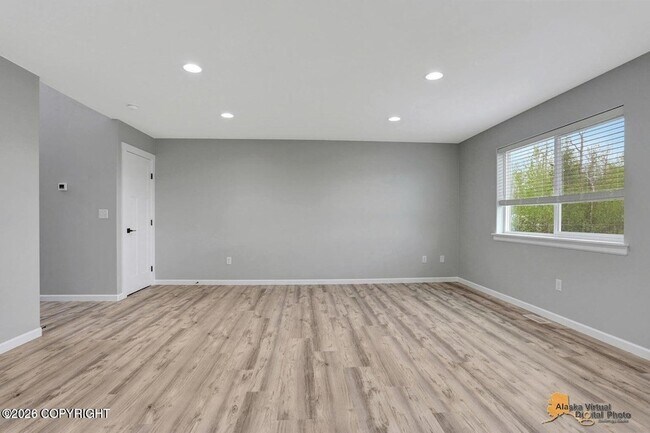 Building Photo - 960 S Enterprise Dr