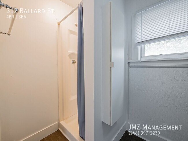 Building Photo - 312 Ballard St