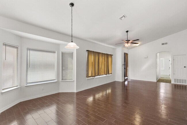 Building Photo - 14242 John Scagno