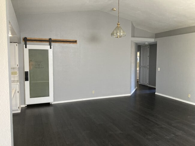 Building Photo - 248 Devon Dr