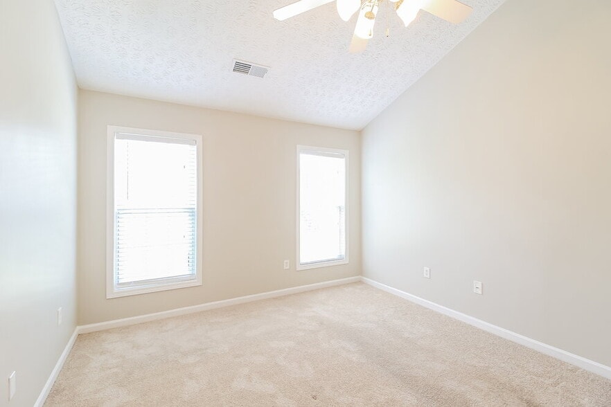 Building Photo - 180 Lake Cove Approach