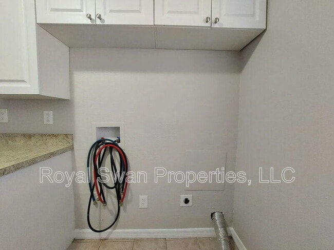 Building Photo - 192 Rebecca Ln