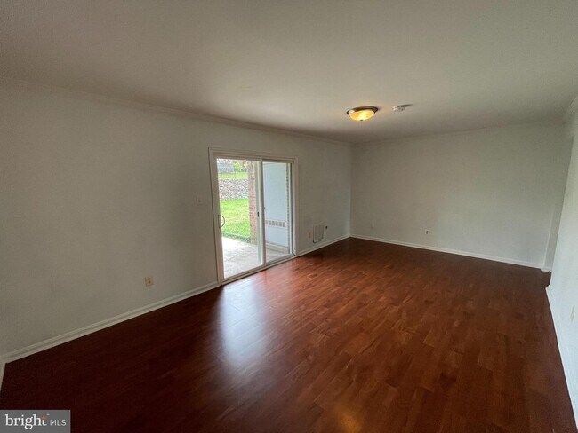 Building Photo - 14402 Cool Oak Ln