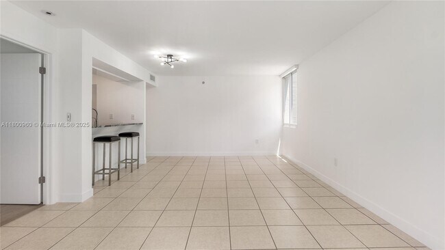 Building Photo - 850 N Miami Ave