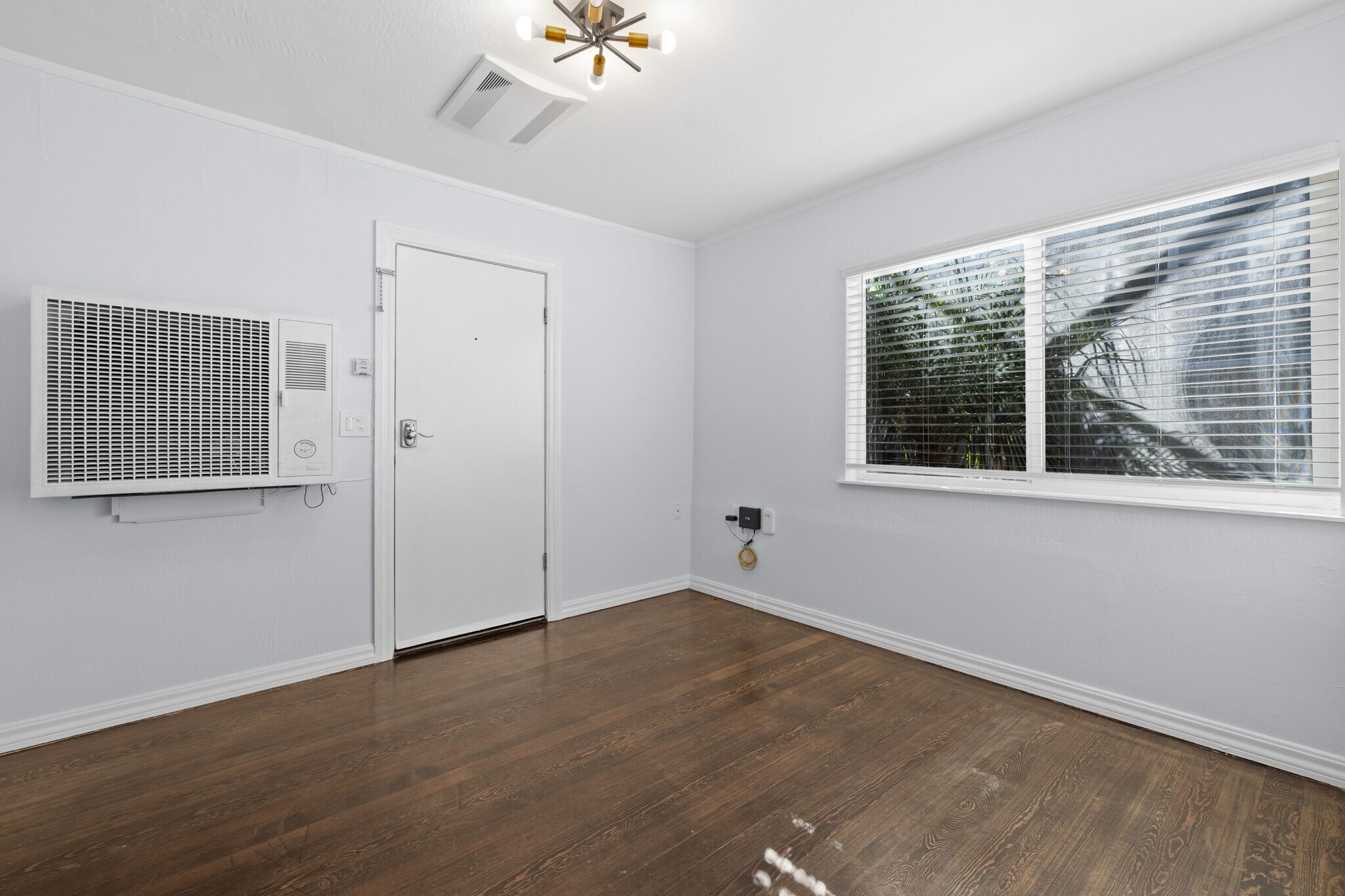 Building Photo - 1724 Lincoln Ave