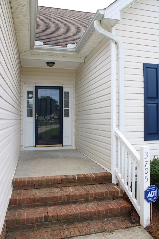 Building Photo - 3705 Warwick Pl