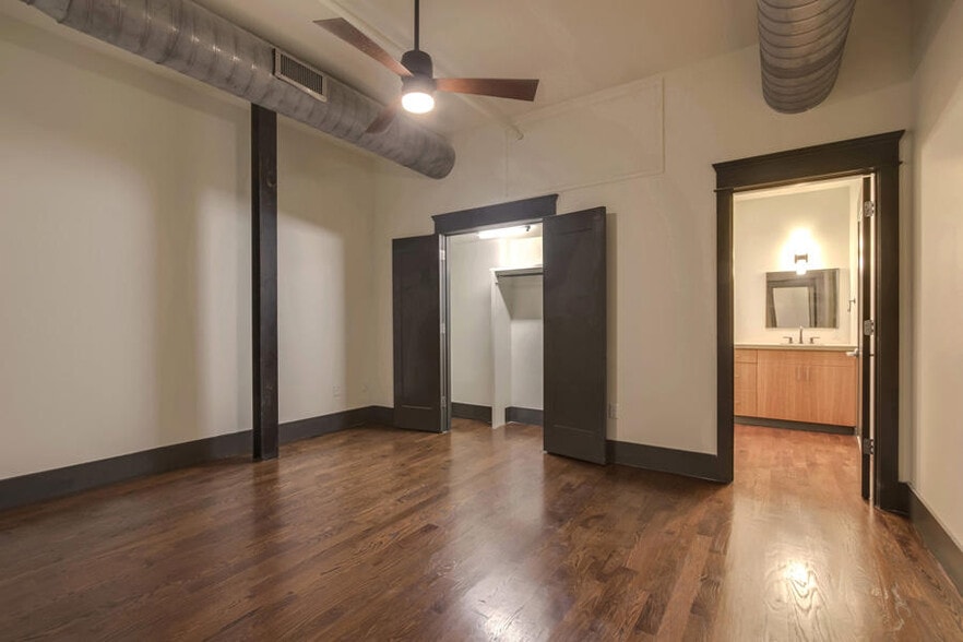 Building Photo - 416 S Gay St