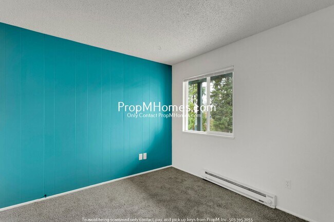 Building Photo - Updated Two Bedroom Unit in the Heart of Oregon City - NEW PHOTOS