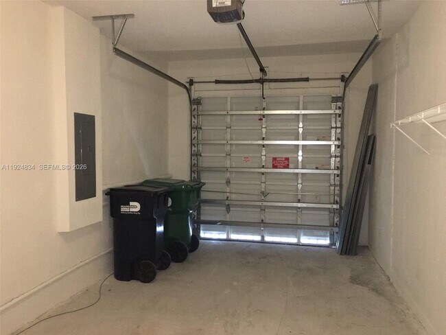 Building Photo - 7540 NW 114th Pl