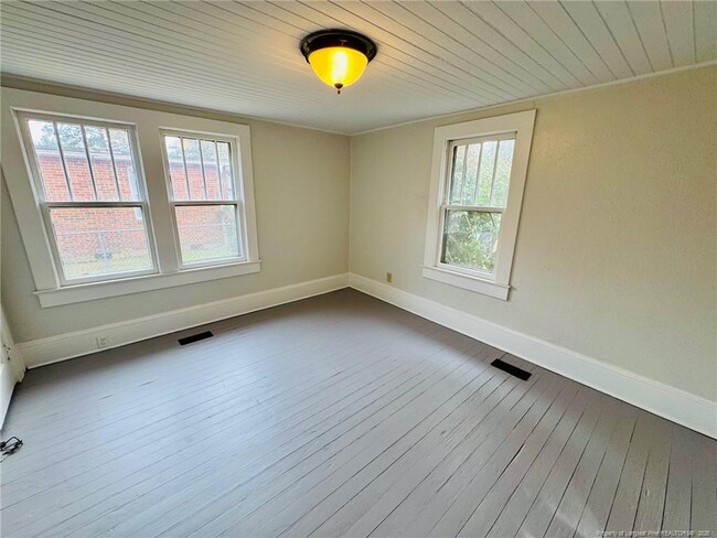 Building Photo - 411 Carthage Rd