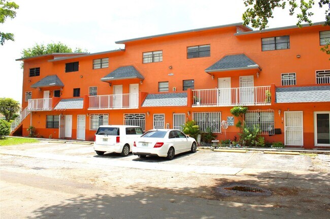 Building Photo - 2260 W 55th St