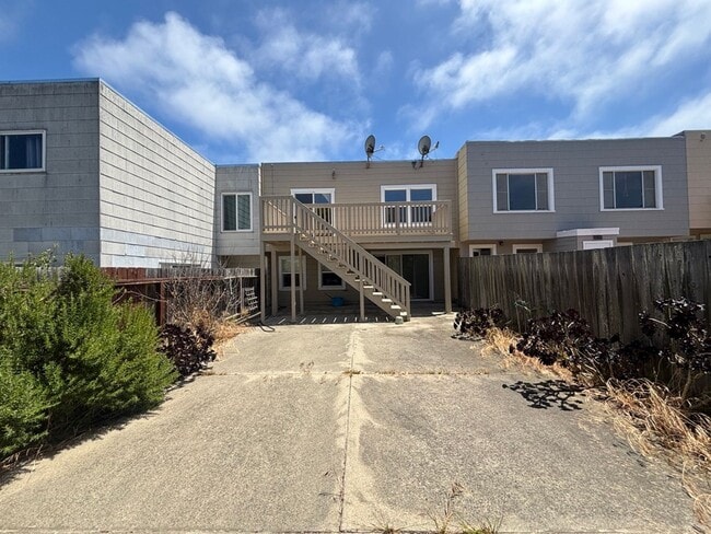 Building Photo - Bright & Spacious Single Family Home - Par...