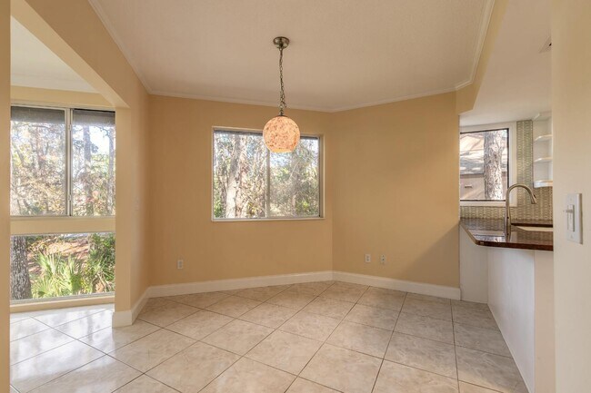 Building Photo - 24 Pinehurst Pl