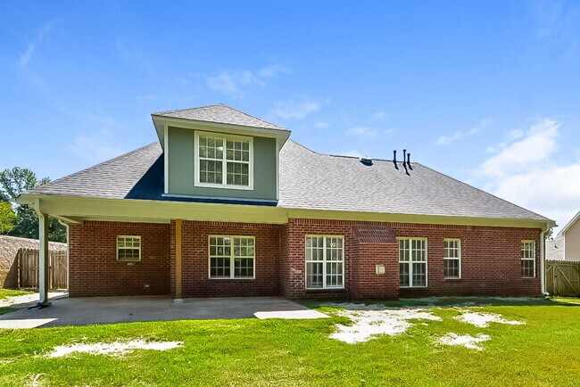 Building Photo - 2007 Westwind Dr