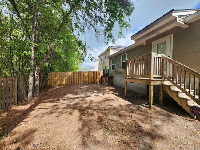 Building Photo - Charming 3 Bedroom 2 Bathroom home in Berwick!