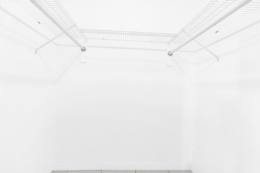 Building Photo - 630 SW 62nd Ave