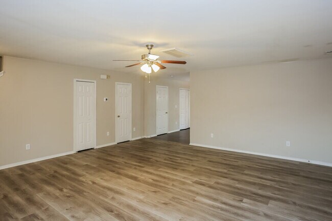 Building Photo - 11033 Dry Stone Dr