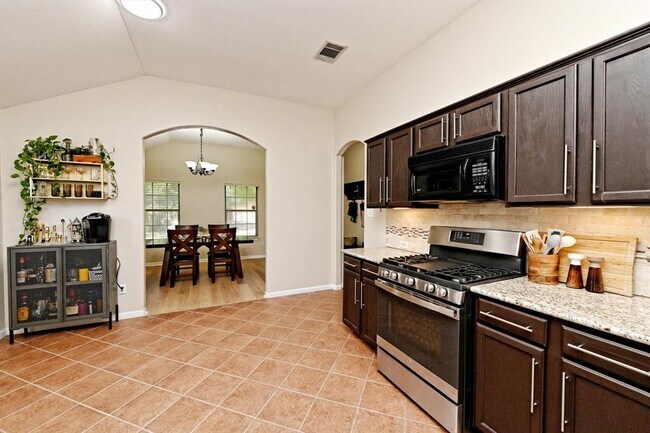 Building Photo - 220 Chandler Crossing Trail