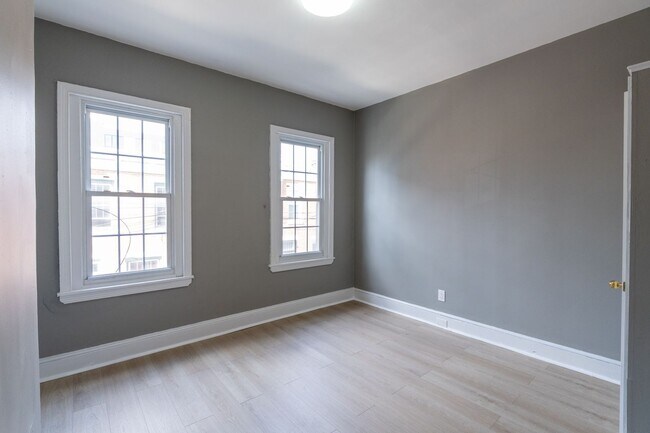 Building Photo - Charming 2 bedroom