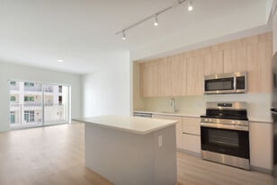 Building Photo - 1710 N J Ter