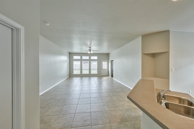 Building Photo - 9935 Knob Hollow Way