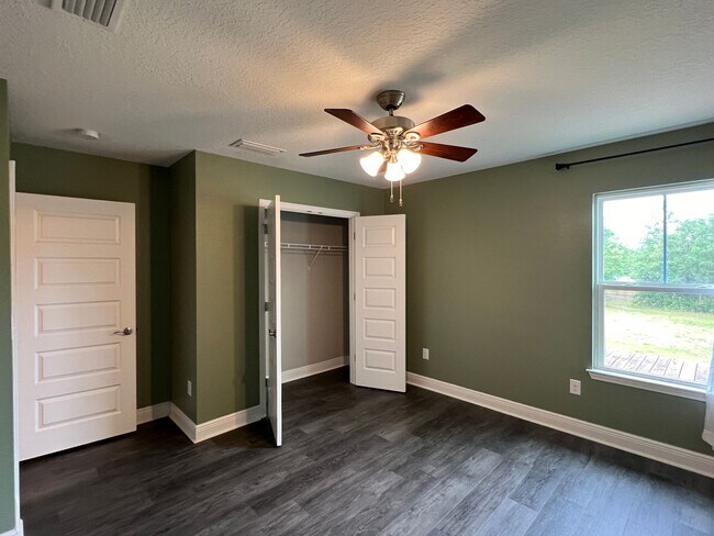 Building Photo - Executive Living