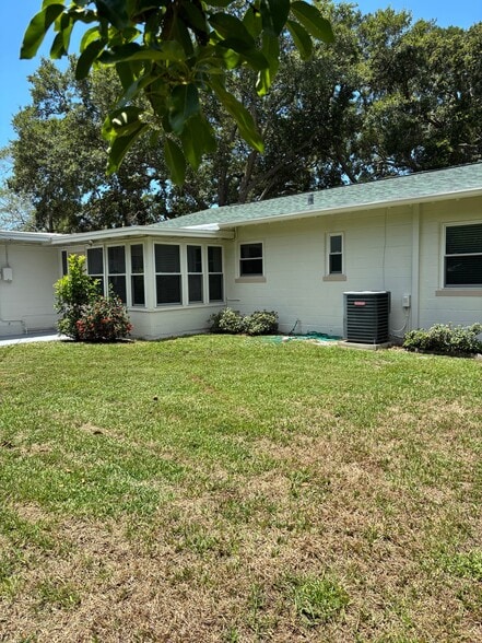 Building Photo - 8567 Ridge Rd