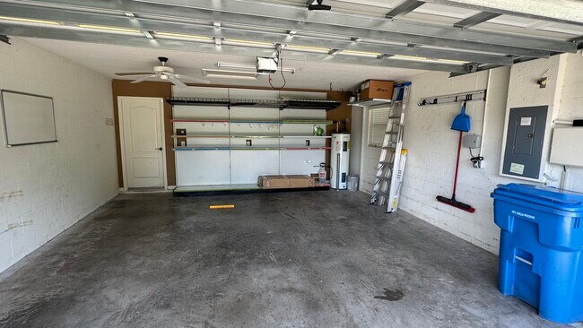 Building Photo - 2401 Nesslewood Dr