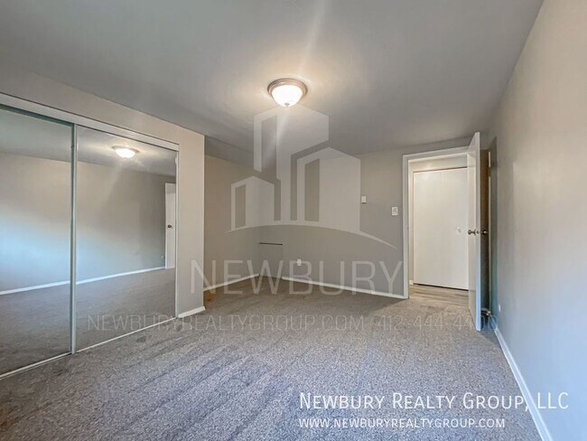 Building Photo - 1459 Poplar St