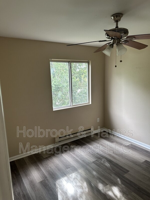 Building Photo - 4531 Boardwalk Dr