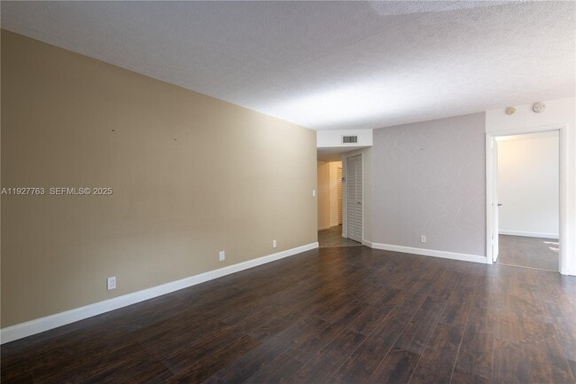 Building Photo - 8002 Lagos De Campo Blvd