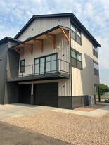 Building Photo - 1370 SW Obsidian Ave