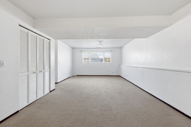 Building Photo - $2,145.95 with $300 off the first month's rent, 4 Beds - 2 Bath, Single Family Home in Colorado S...