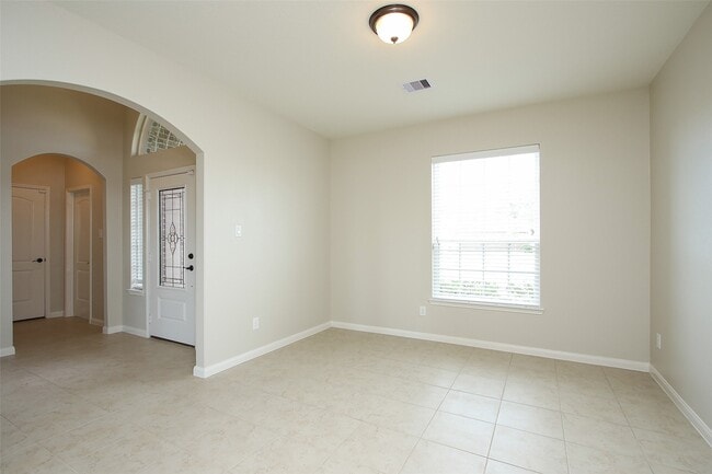 Building Photo - 20620 Lenen Dr