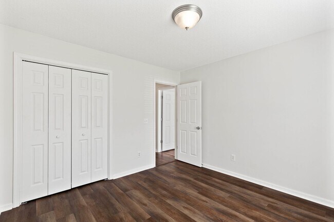 Building Photo - 371 Marshview Dr