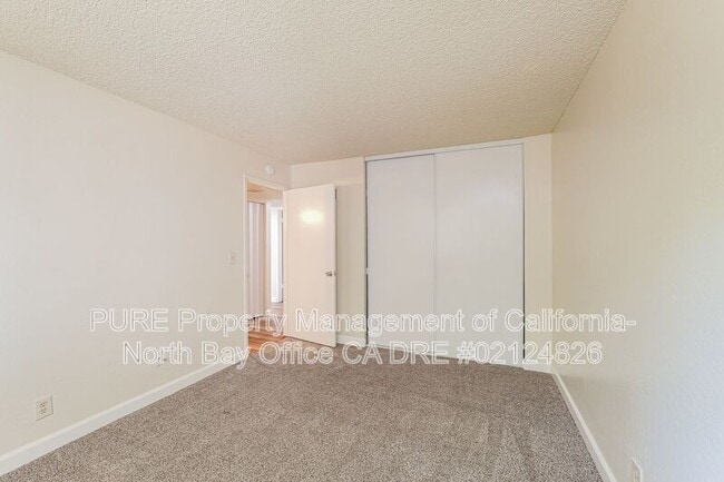 Building Photo - 2326 Tachevah Dr