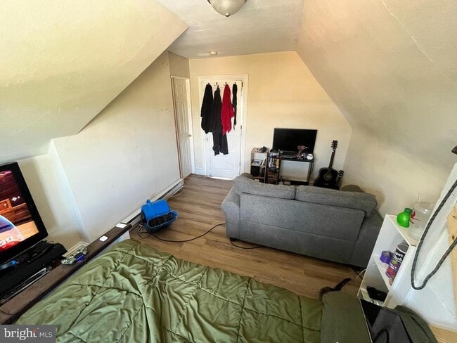 Building Photo - 541 E High St